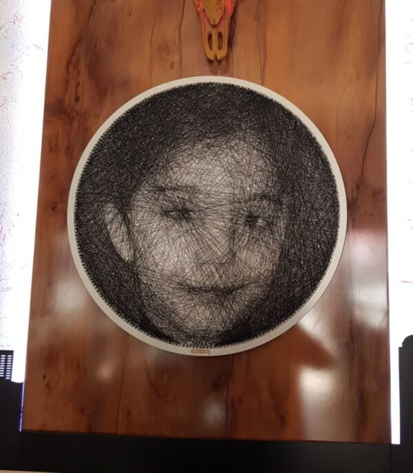 تابلو نخ و میخ سفارشی چهره با سایزبندی 60 و 80 و 100