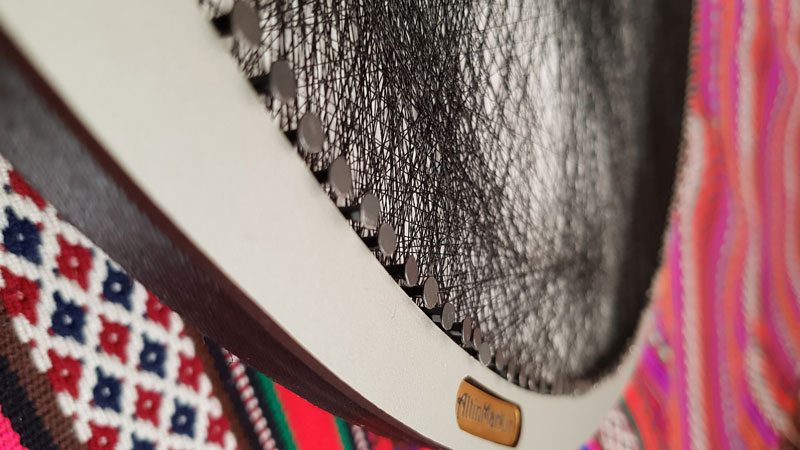 تابلوی میخ و نخ