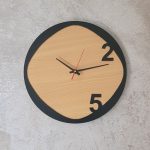 ساعت دیواری طرح جدید جنس چوبی مناسب اتاق نشیمن در دو طرح