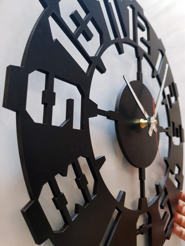 ساعت دیواری رنگ مشکی لوکس با طرح اعداد بزرگ