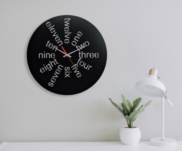 ساعت دیواری مشکی با نوشته اعداد جنس گلس (شیشه نشکن)