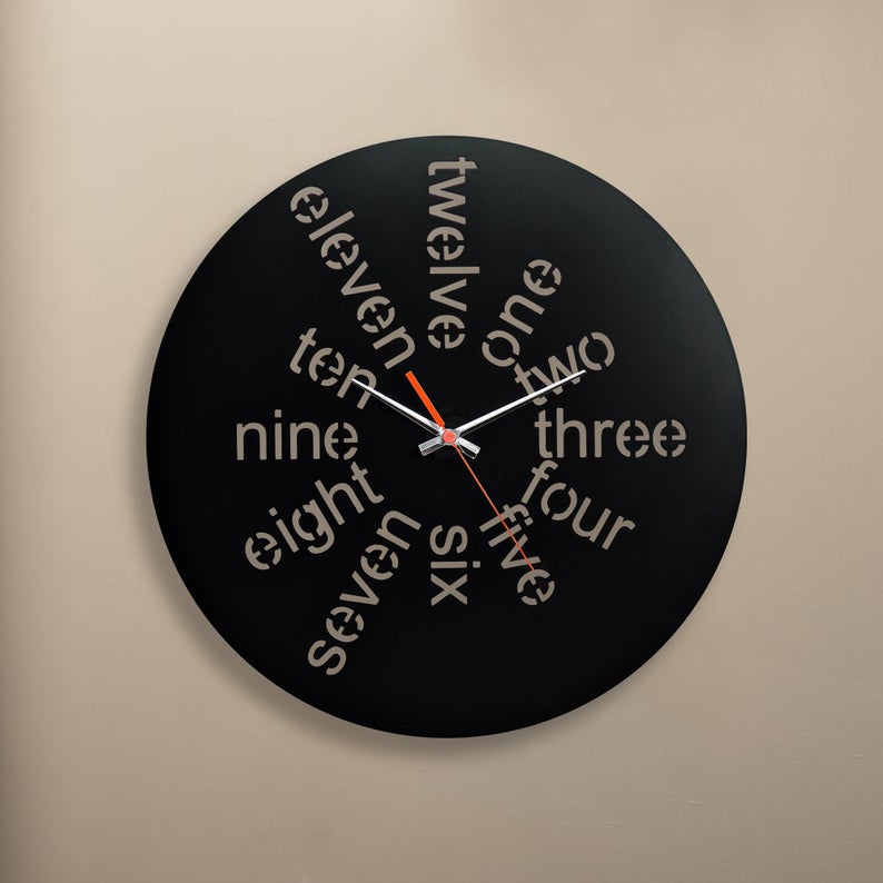 ساعت دیواری مشکی با نوشته اعداد جنس گلس (شیشه نشکن)