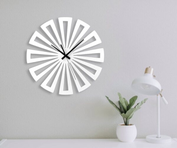 ساعت دیواری مدل چرخی چوبی در سه رنگ مختلف