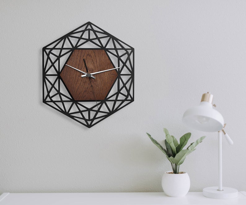 ساعت دیواری مدل اسلیمی چوبی از جنس MDF ترکیبی از دو رنگ