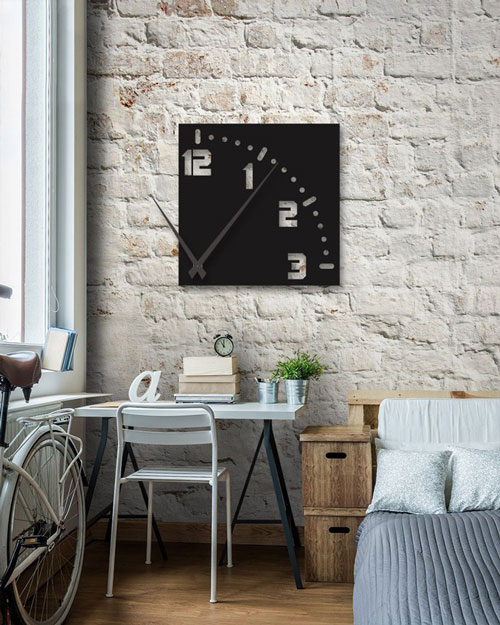 ساعت مشکی دیواری