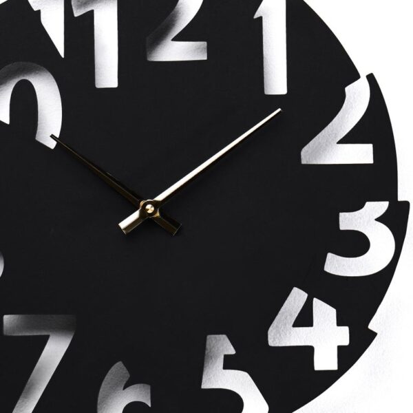 ساعت دیواری طرح جدید و با دو رنگ و در دو جنس مختلف