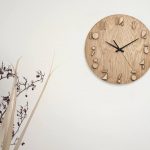ساعت دیواری مدل Wooden با طرح چوبی و جنس MDF