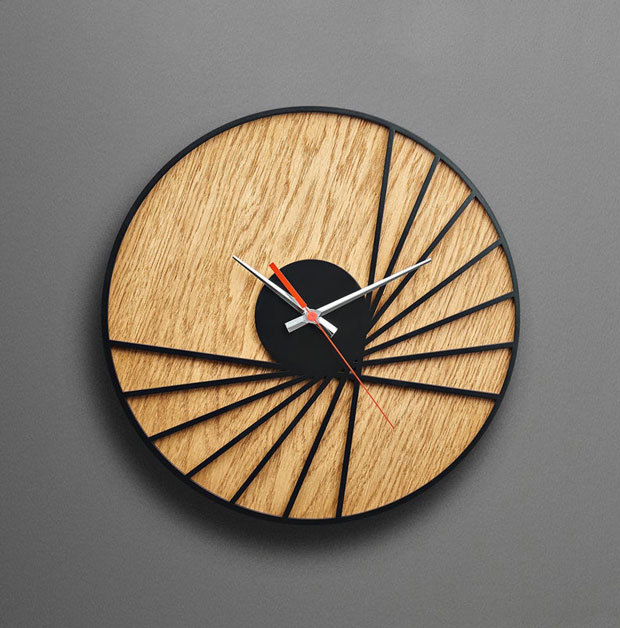 ساعت دیواری مدل Bat با طرح چوبی و جنس چوبی MDF