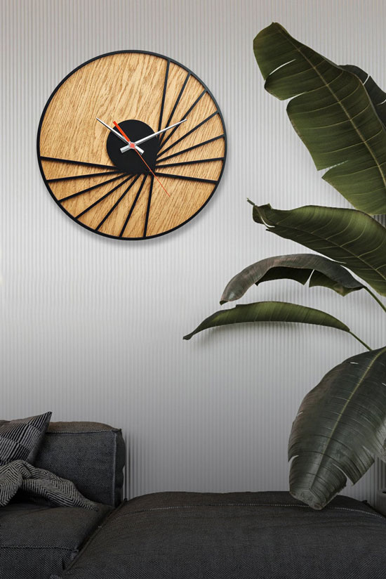 ساعت دیواری مدل Bat با طرح چوبی و جنس چوبی MDF