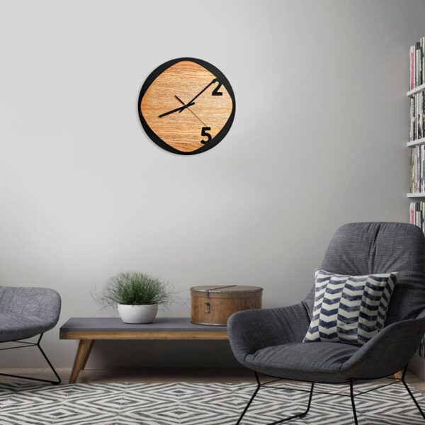 ساعت دیواری طرح جدید جنس چوبی مناسب اتاق نشیمن در دو طرح