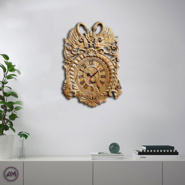 ساعت دیواری از جنس چوب طبیعی کنده کاری شده روی چوب طرح قو