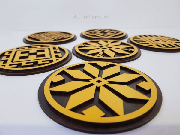 زیر لیوانی طرح سنتی با نقوش ورنی جنس چوبی