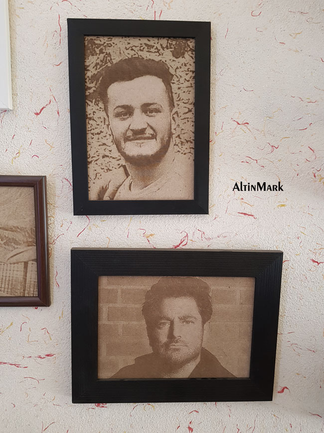 تابلو حکاکی چهره روی چوب با قاب دور و باکس چوبی 1400