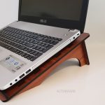 زیر لپ تاپ (پایه نگه دارنده لپ تاپ) جنس چوبی (MDF) با طرح چشم نواز