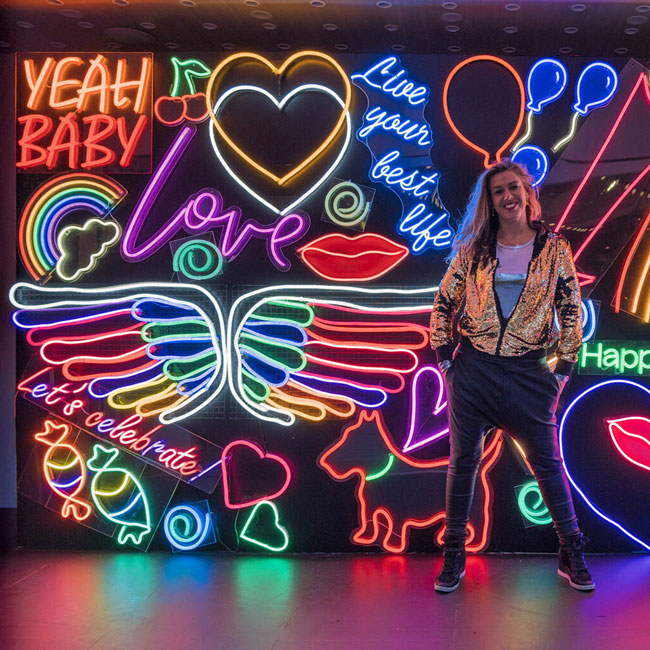 نئون سیلیکونی یا ال ای دی نئون مزایای استفاده از آن