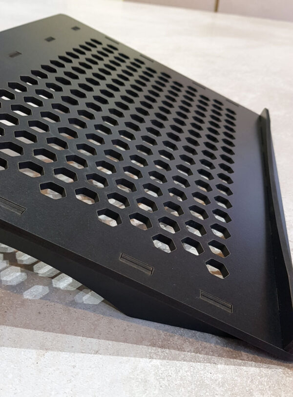 زیر لپ تاپ (پایه نگه دارنده لپ تاپ) جنس چوبی (MDF) با طرح چشم نواز