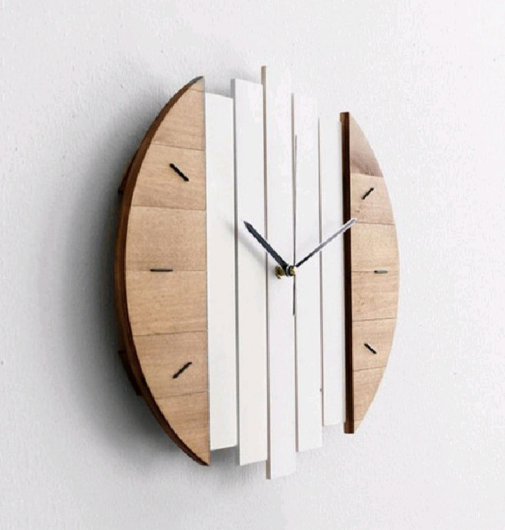 ساعت دیواری مدل hybrid چوبی با ترکیب رنگ و سایز متفاوت