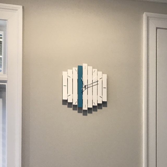 ساعت دیواری مدل linear طرح جدید از سری ساعت های دیواری