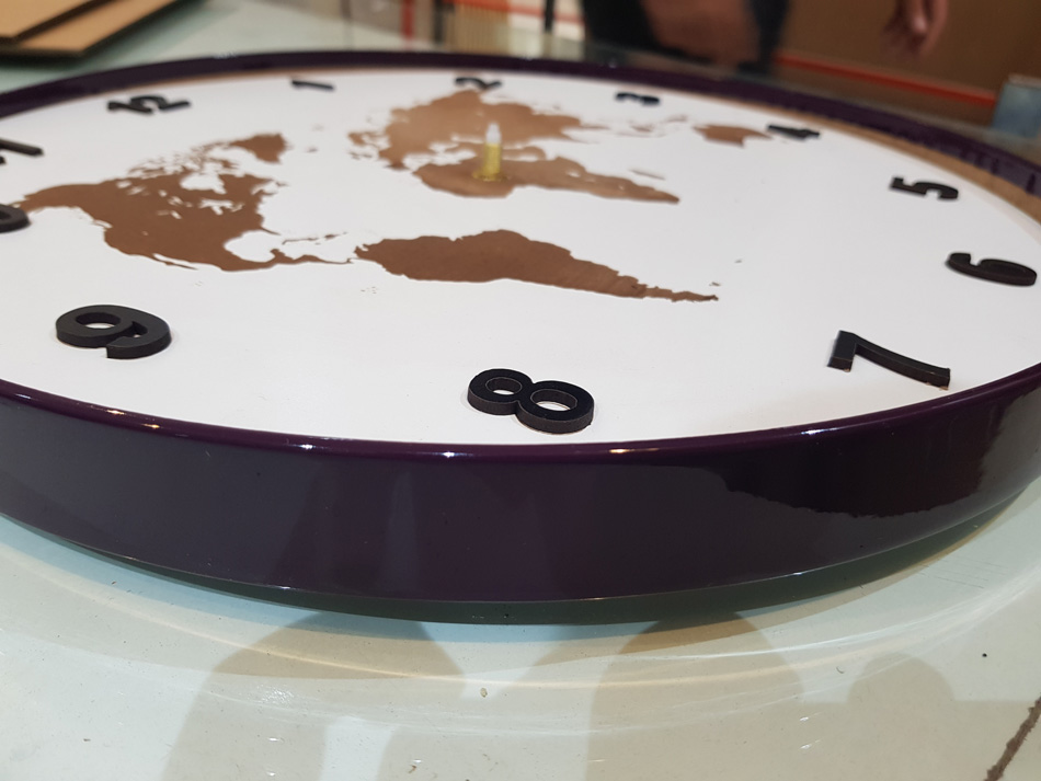 ساعت دیواری نقشه جهان با تنوع سایزبندی