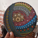 دیوارکوب سفالی بشقاب طرح هزار و یک رنگ